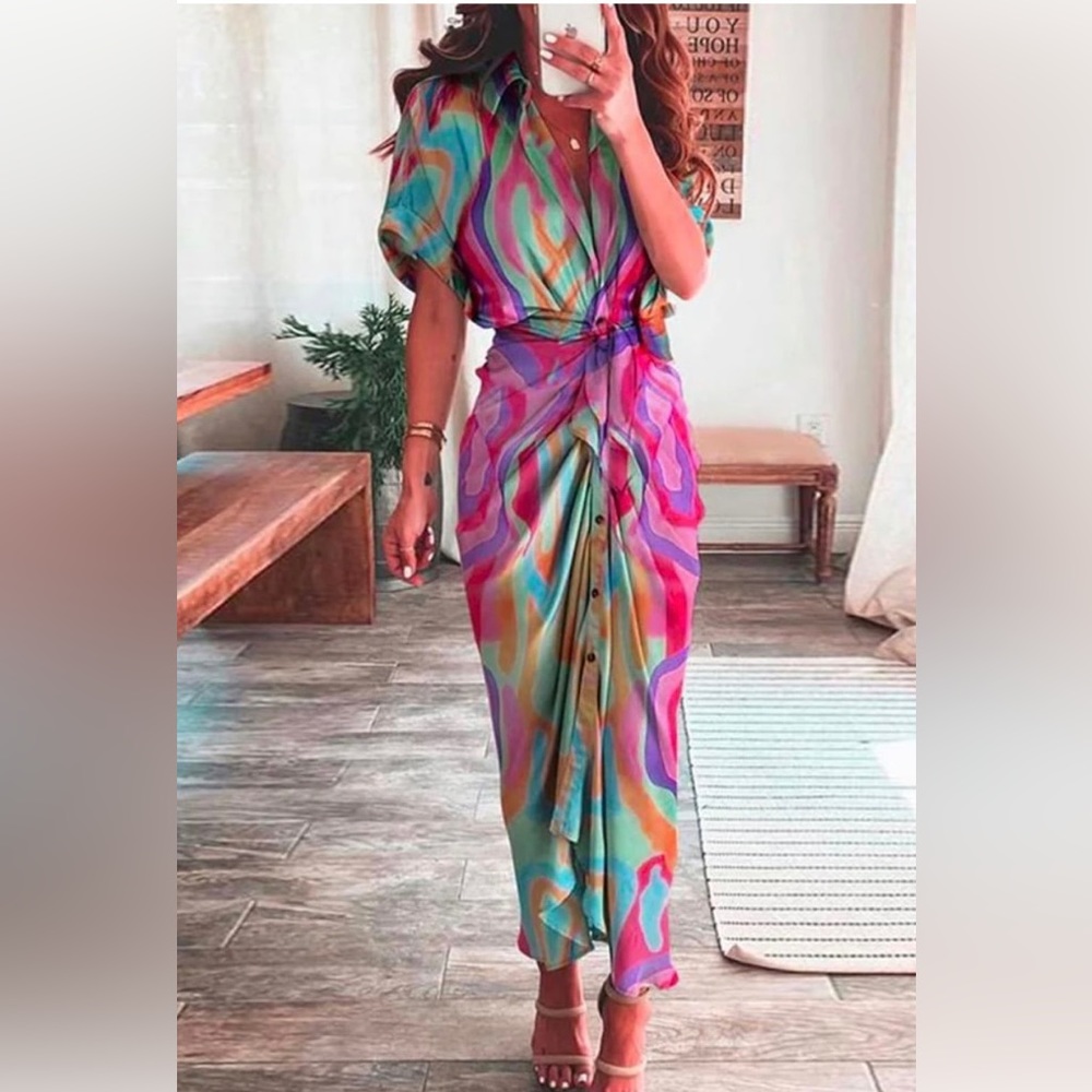 V-Neck Short Sleeve Maxi Dress by Arnuz
XL (NWT)- perfect colors; perfect feel!